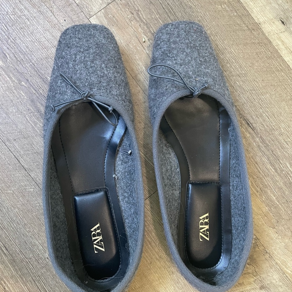 Zara Gray Felt Square-Toe Ballet Flats with Bow